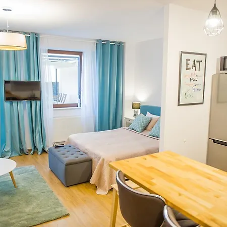 Seasons Studio Garden Apartment
