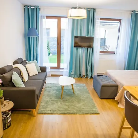 Seasons Studio Garden Apartment Brasov