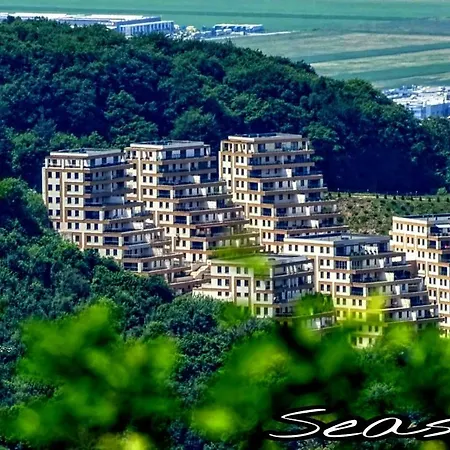 Апартаменти Seasons Studio Garden Брашов